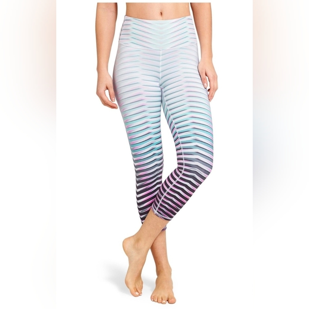 Athleta Striped Leggings Stripes  Capri Workouts Womans Size M